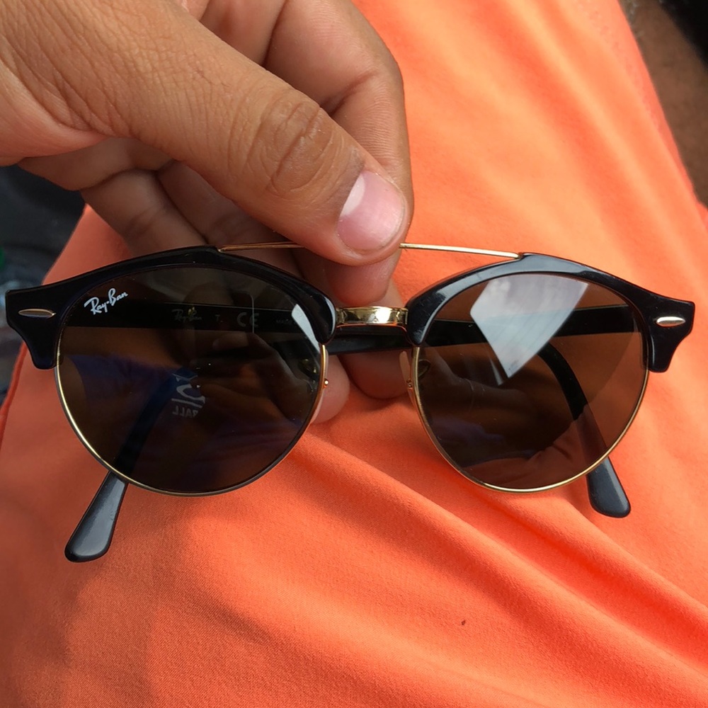 Selling a pair of ray bans sunglasses